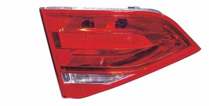 Takavalo, Oikea, AUDI A4, 8K5 945 094D