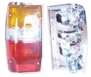 Takavalo, Oikea, MITSUBISHI L200, MB527104