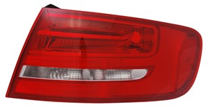 Takavalo, Oikea, AUDI A4 Avant, 8K9 945 096