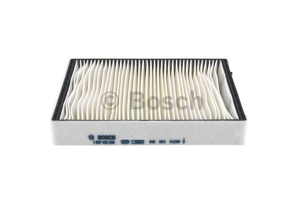 Raitisilmasuodatin BOSCH 1 987 432 256